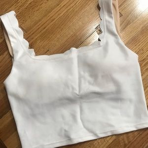 Metallic white scallop